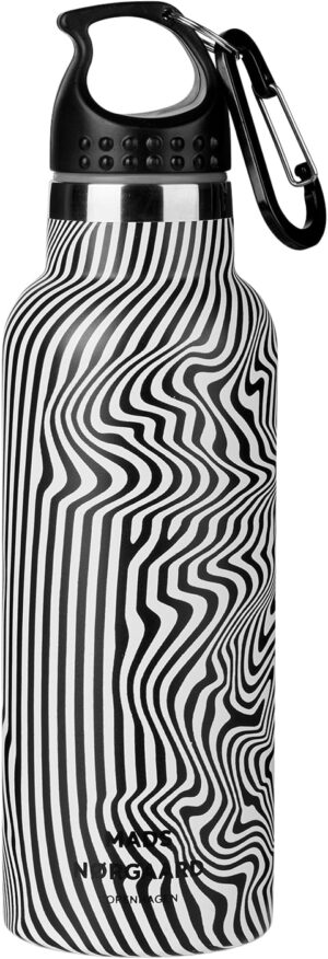 Mads Nørgaard - Copenhagen Thermality Gefell Water Bottle Psykedelic Aop / Black / White - Drikkedunke hos Magasin