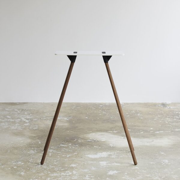 Tons Classic Table med holder kit smoked oak