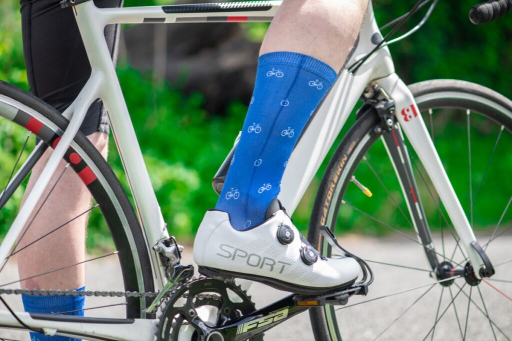 Vælg de rigtige cykelsokker til lange cykelture